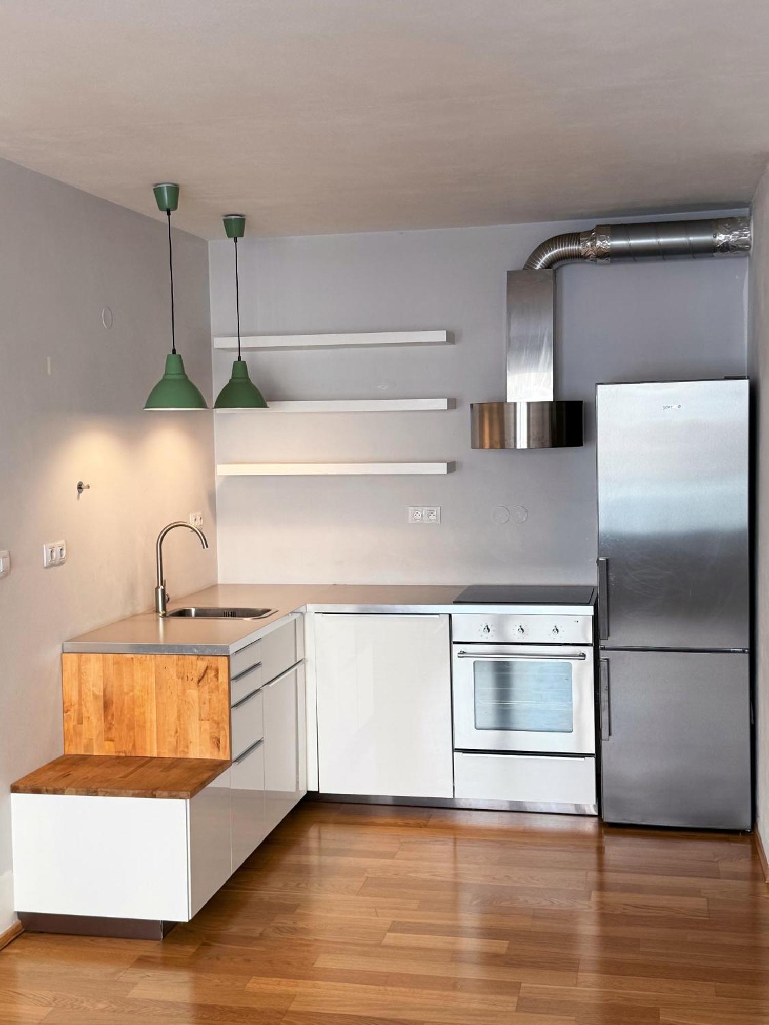 Apartment Convenient, Simple And Stylish