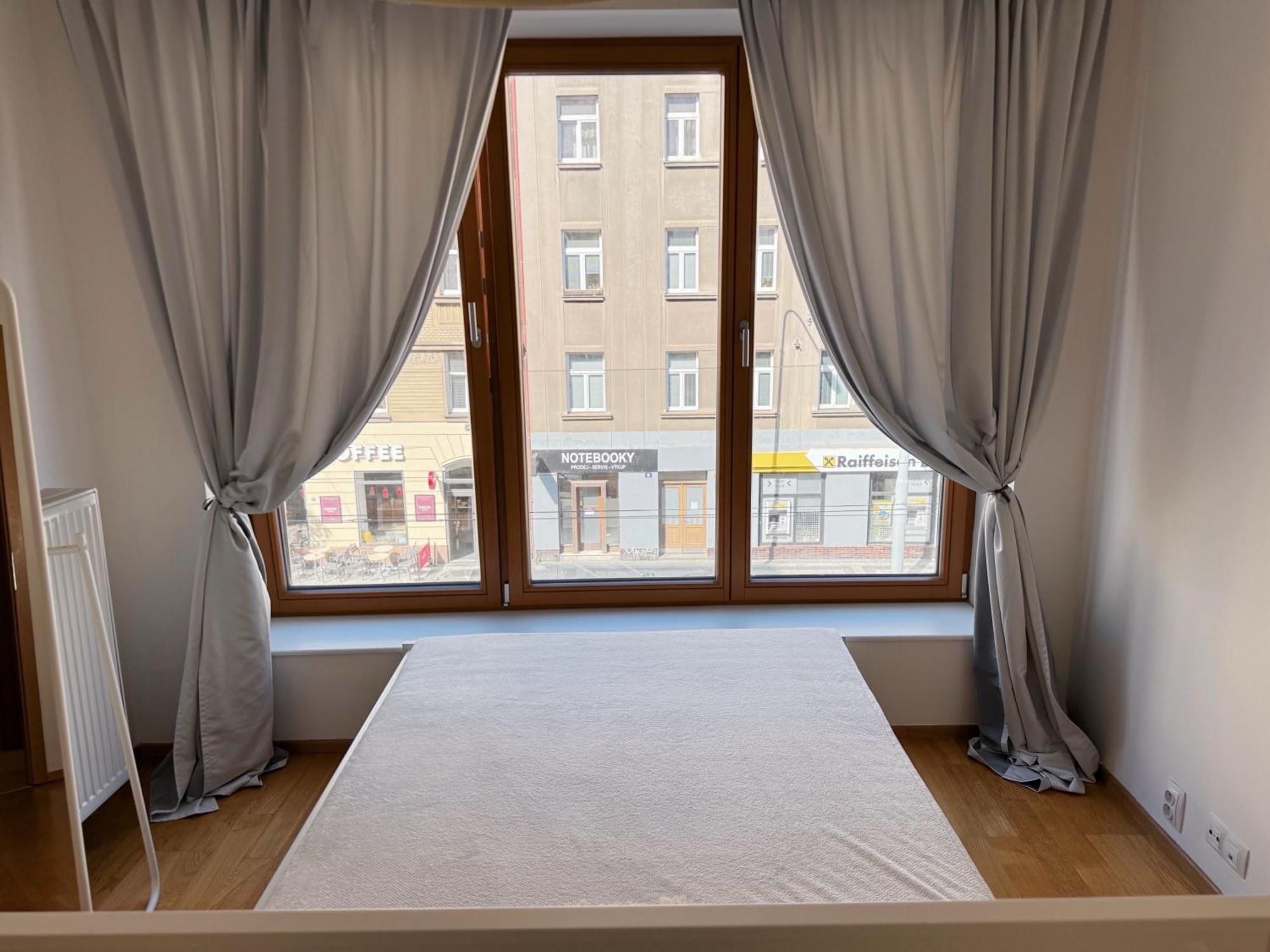 Apartment Convenient, Simple And Stylish