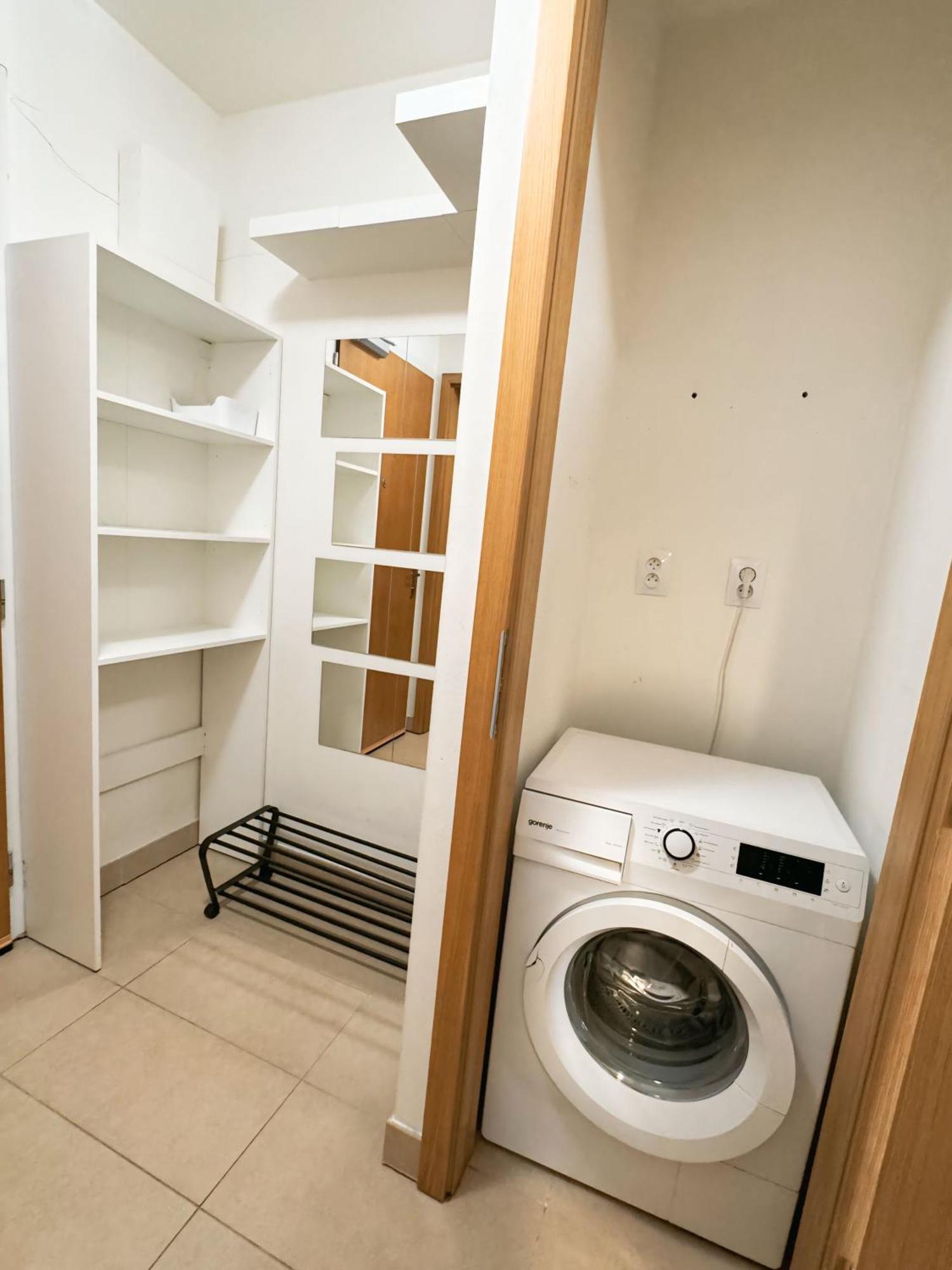 Apartment Convenient, Simple And Stylish *