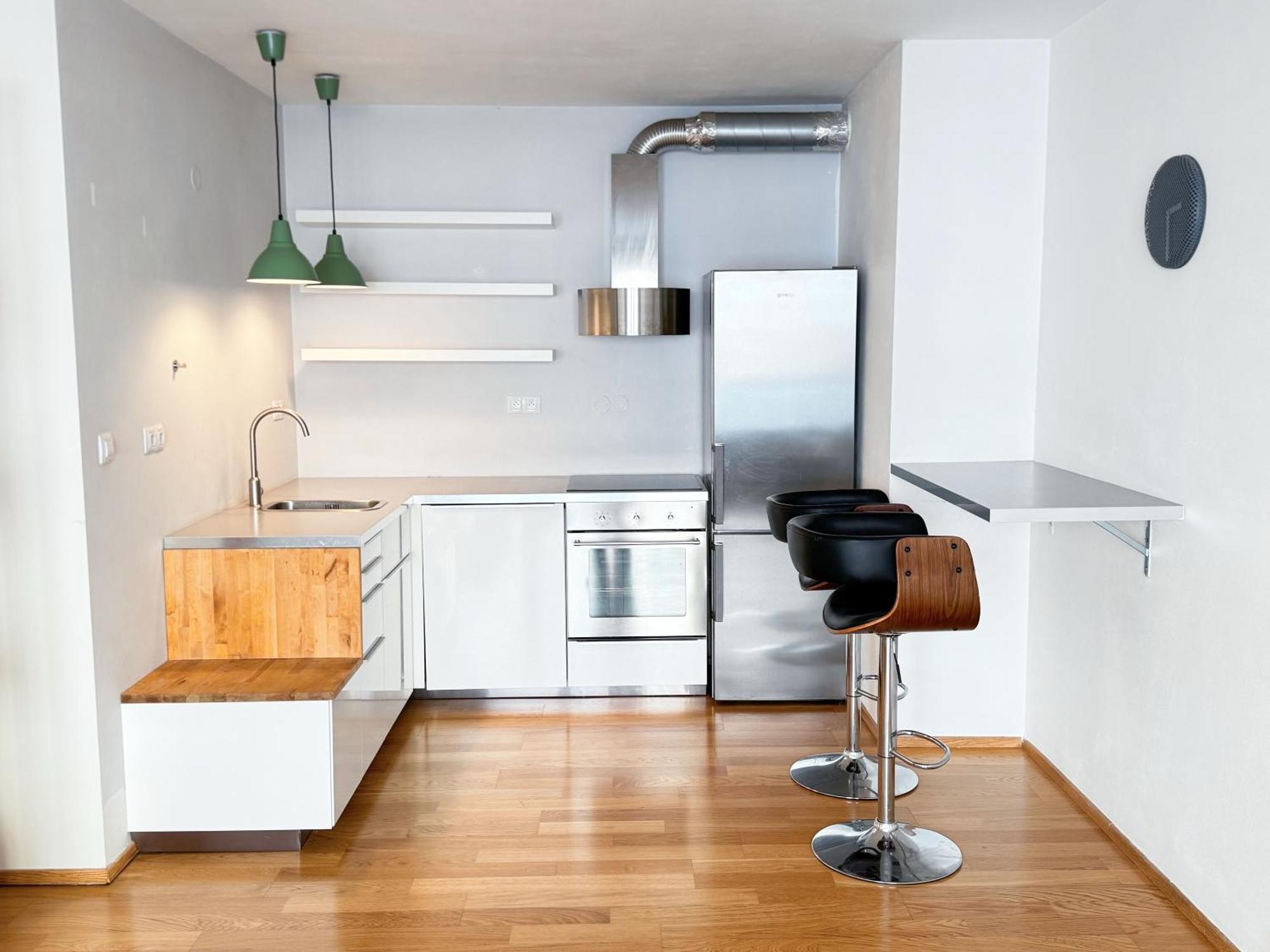 Apartment Convenient, Simple And Stylish